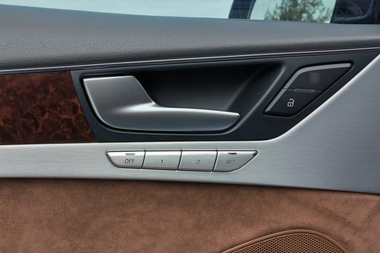 Used Audi A8 2013 A8L 45 TFSI quattro Comfort model
