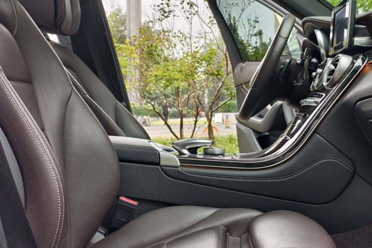 Used Mercedes-Benz GLC 2019 GLC 260 L 4MATIC Dynamic Model