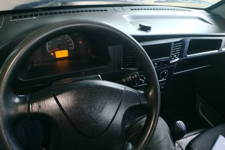 Used Wuling Zhiguang Small Truck 2020 1.2L Single Cab
