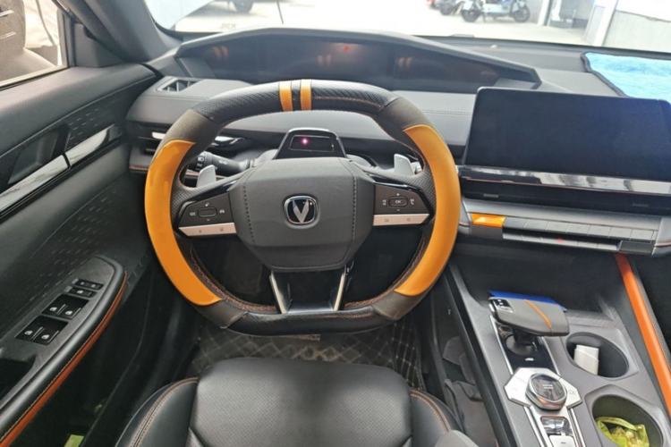 Used Changan UNI-V 2022 1.5T Prestige Version
