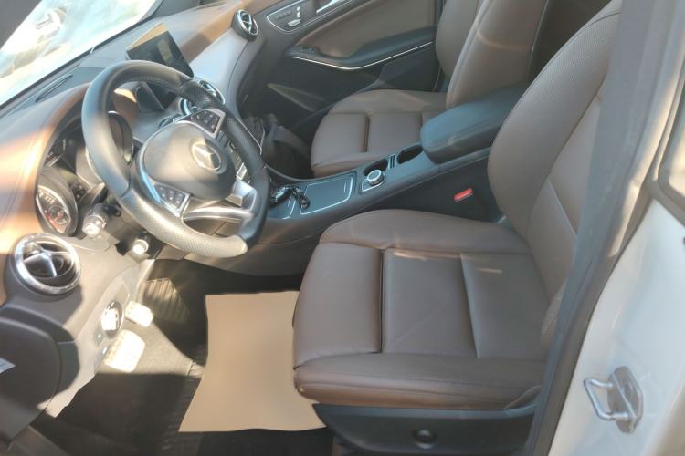 Used Mercedes-Benz CLA 2016 Facelifted CLA 260 4MATIC
