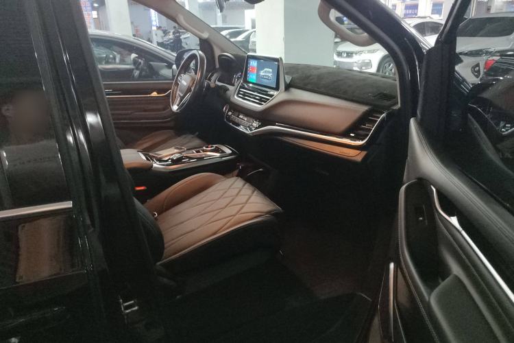 Used SAIC MAXUS G20 2023 PLUS 2.0T Gasoline Automatic Luxury Edition
