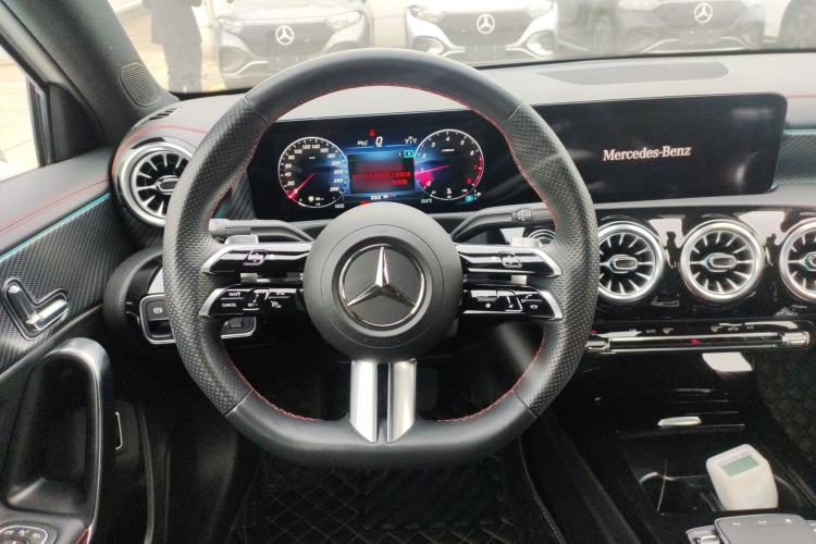 Used Mercedes-Benz A-Class 2022 Revised Version A 200 L Sport Sedan Fashionable Style
