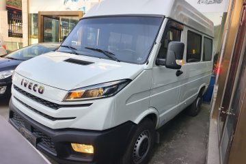 Used Iveco Daily 2023 2.5T A35M1 Short Wheelbase Low-Roof Single-Tire Side-Sliding Door 5-9 Seats