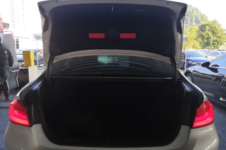 Used BMW 5 Series 2019 Facelifted 530Li Leading Edition Luxury Package