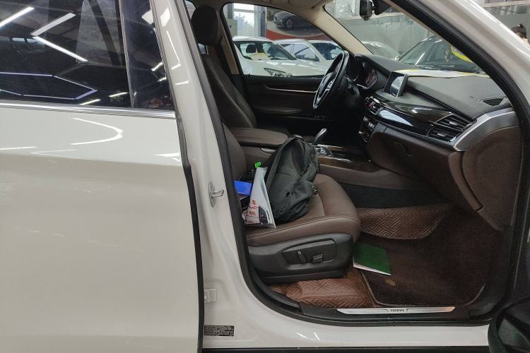 Used BMW X5 2017 xDrive28i
