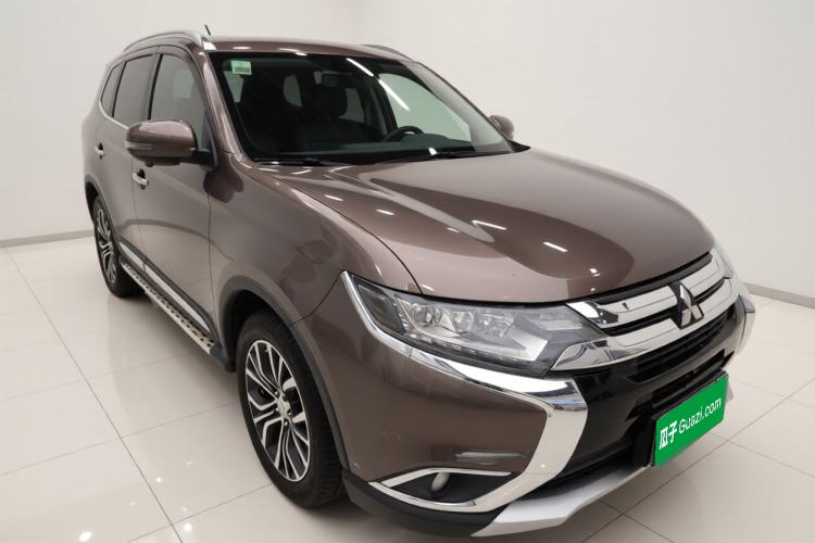 Used Mitsubishi Outlander 2018 2.4L 4x4 Luxury Edition 7-Seater