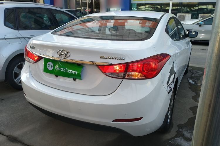 Used Hyundai Elantra 2015 1.6L Automatic Fashion Model