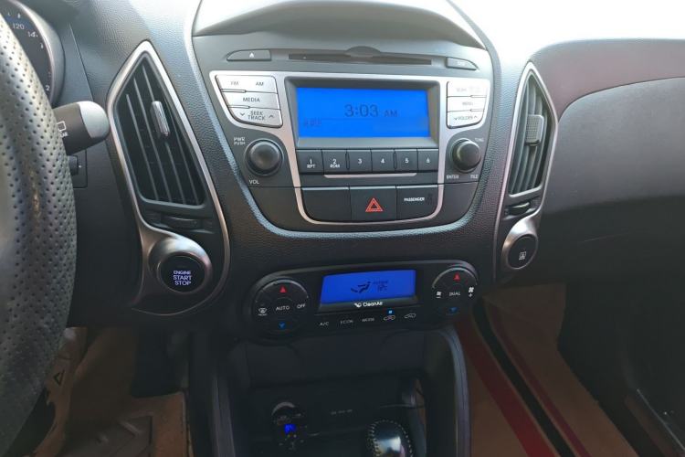 Used Hyundai ix35 2015 2.0L Automatic 2WD Smart Type China IV
