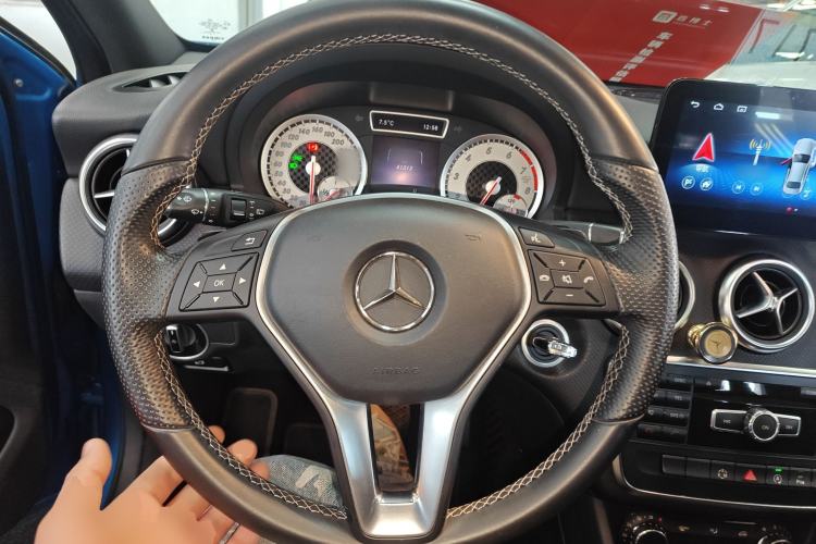 Used Mercedes-Benz A-Class 2015 A 200 Fashion Model
