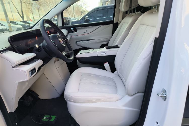 Used Buick GL8 New Energy 2024 Lu Zun Deluxe Edition 7-Seater
