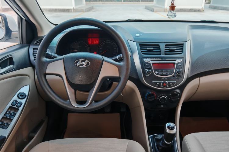 Used Hyundai Verna 2014 1.4L Manual Smart GLS Trim
