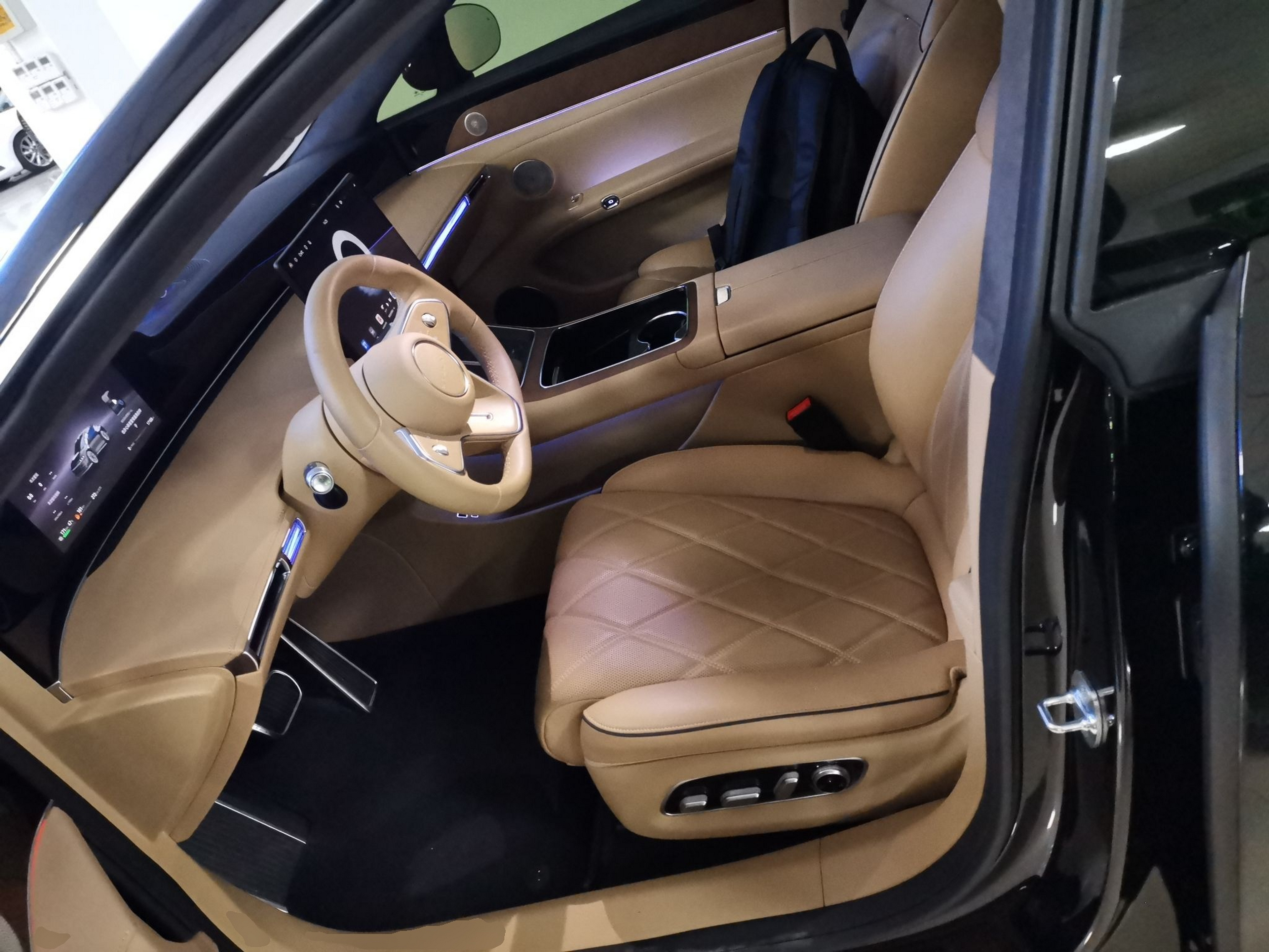 Переднее сиденье в автомобиле