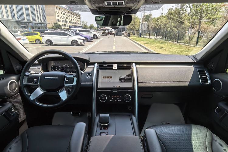 Used Land Rover Discovery 2021 360 PS R-Dynamic SE
