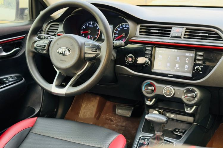 Used Kia KX Cross 2017 1.4L AT GLS
