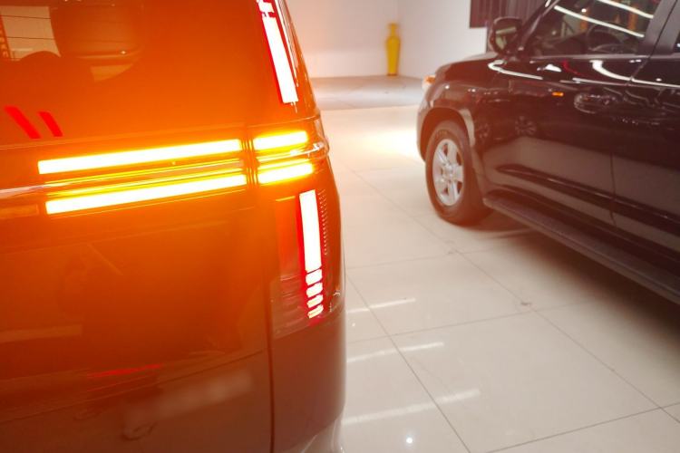 Used Volvo EM90 2025 Ultra Six-Seater