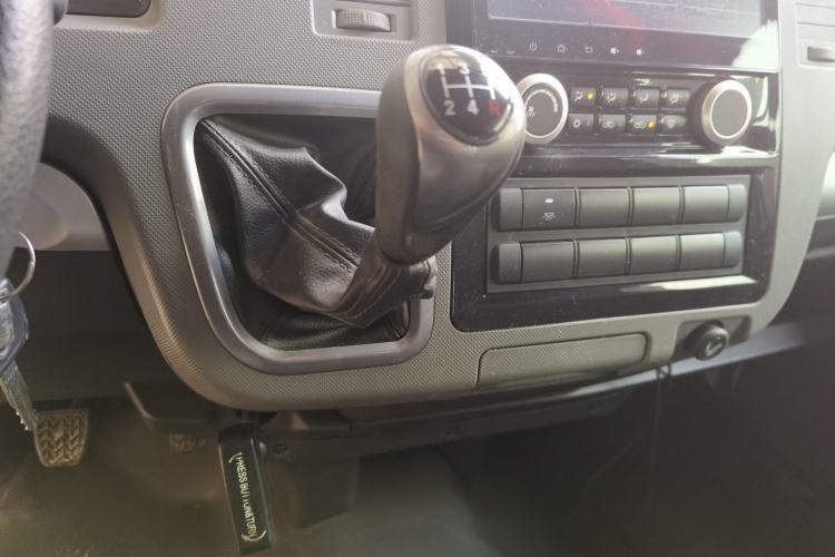 Used Foton Scenic G7 2016 2.0L Commercial Version Long Wheelbase High Roof – 4Q20M
