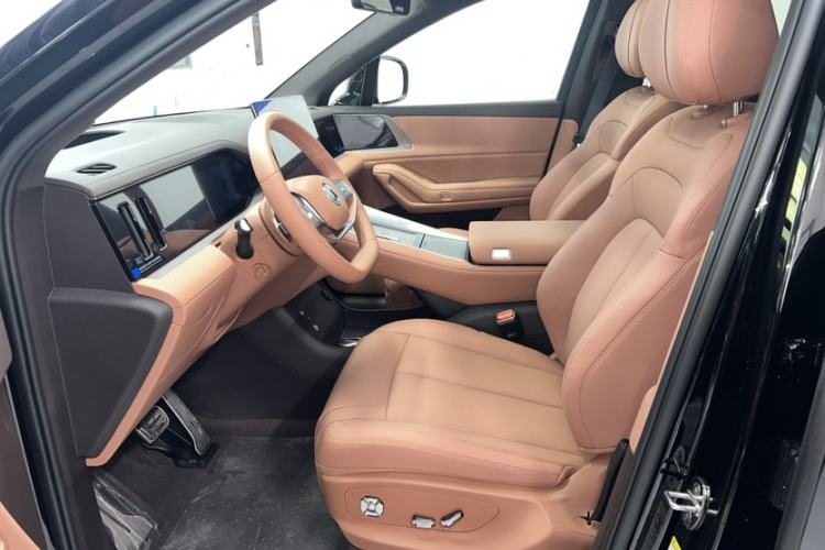 Used Denza N8L 2025 Flagship Model