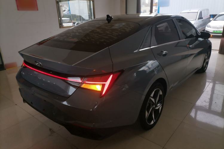 Used Hyundai Elantra 2021 1.5L CVT LUX Prestige Edition
