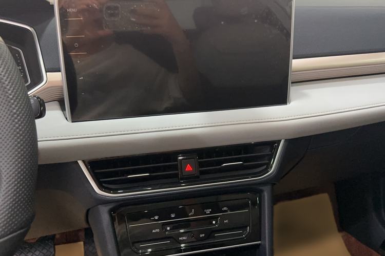 Used Volkswagen Tharu 2023 300TSI Two-Wheel-Drive Full Moon Edition
