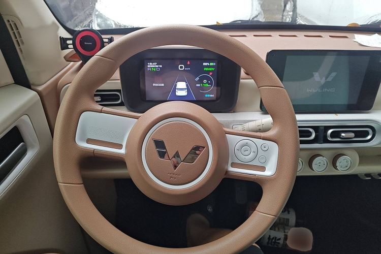 Used Wuling Hongguang MINIEV 2024 3rd Generation 215km Advanced Version
