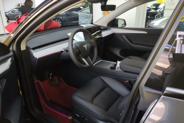 Used Tesla Model Y 2024 Rear-Wheel-Drive Version
