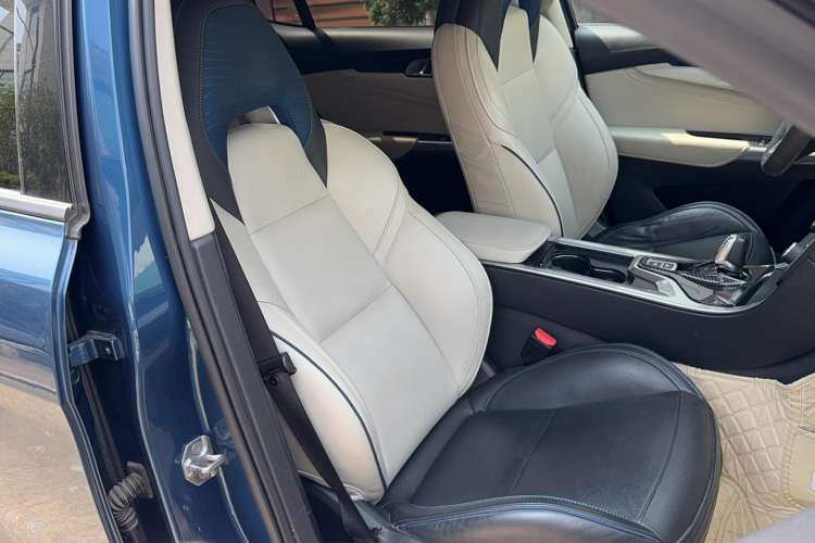 Used Lynk & Co 01 2017 2.0T Two-Wheel Drive Zhaopu Version
