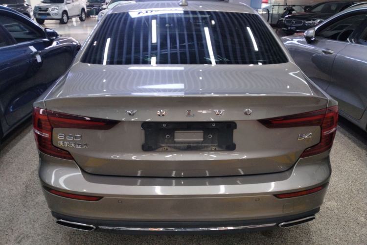 Used Volvo S60 2022 B4 Zhiyi Luxury Edition
