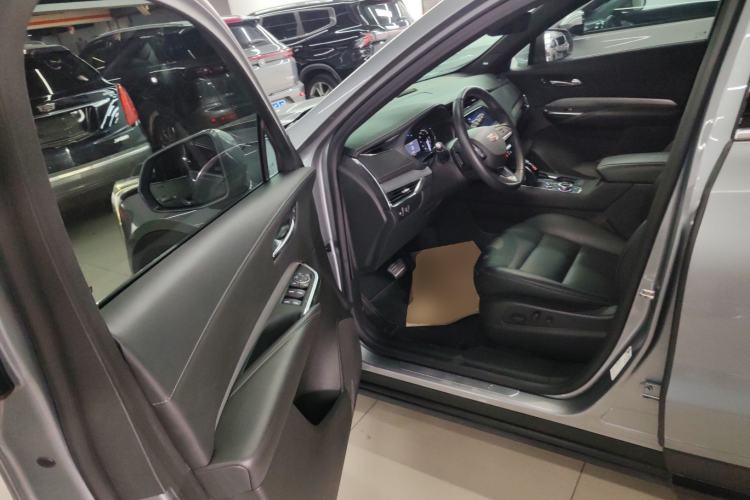 Used Cadillac XT4 2022 28T Two-Wheel-Drive Luxury Version