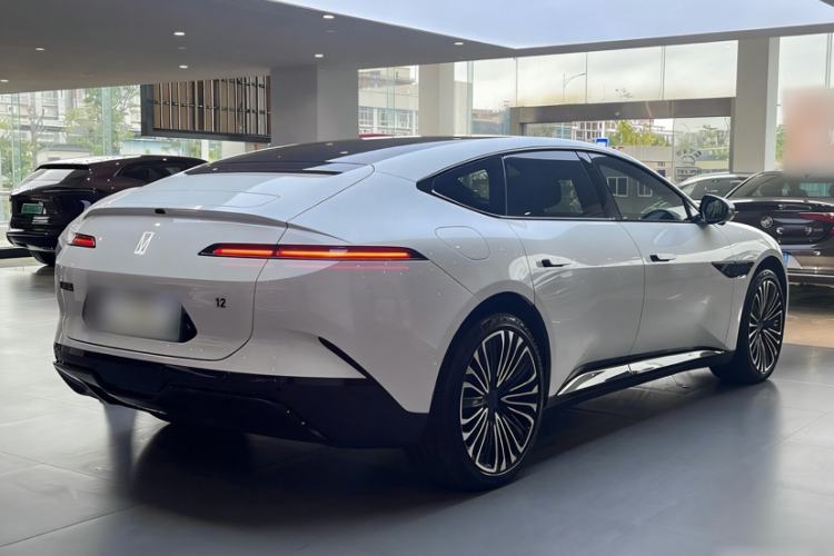 Used  12 2025 Ultra Extended-Range Edition