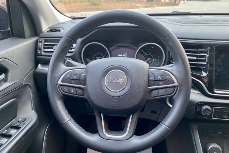 Used  Grand Commander 2018 2.0T Four-Wheel Drive Enjoyment Edition China VI
