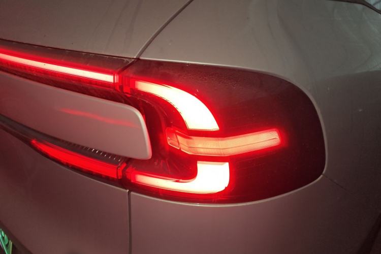 Used  Q07 2025 215 Prestige Edition