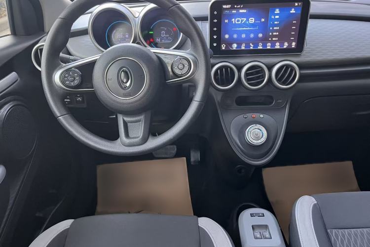 Used ORA Black Cat 2021 301 km Basic Version
