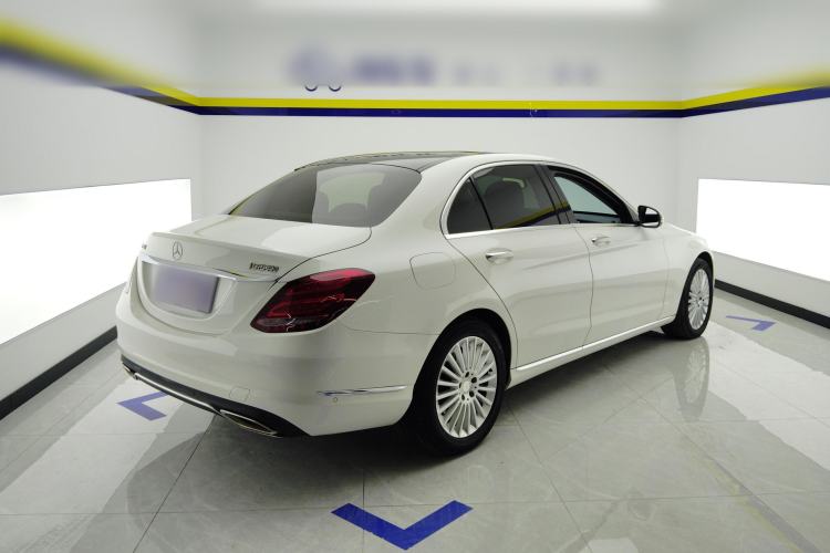 Used Mercedes-Benz C-Class 2015 C 200 L
