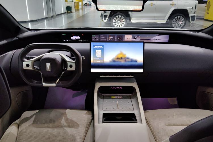 Used  12 2025 Max Extended-Range Edition
