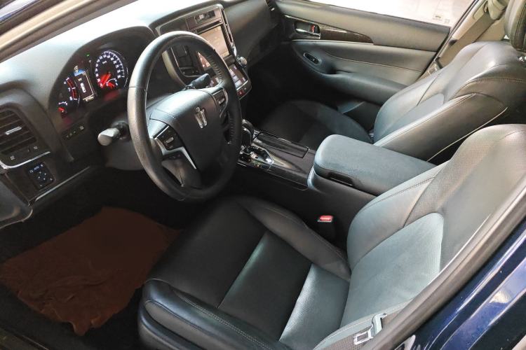 Used Toyota Crown 2018 2.0T Fashion Edition
