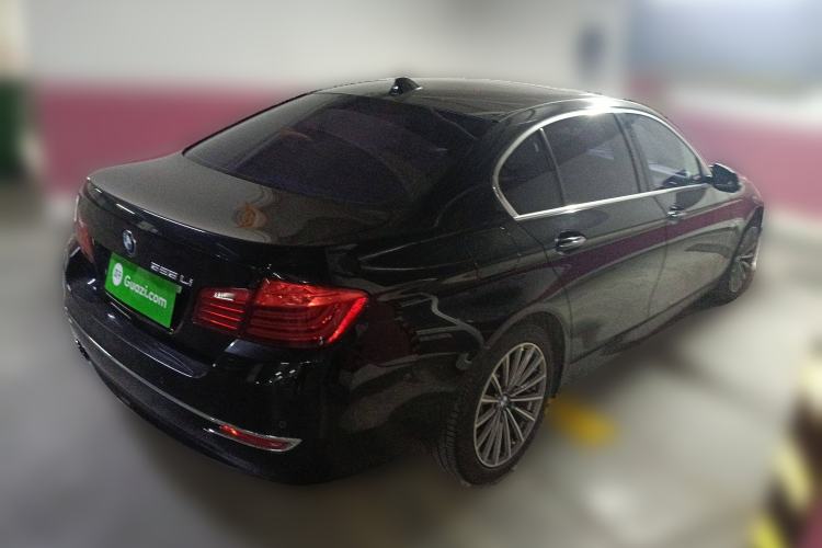 Used BMW 5 Series 2014 525Li Luxury Design Package
