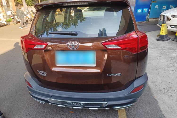 Used Toyota RAV4 2015 2.0L CVT Two-Wheel Drive Urban Edition
