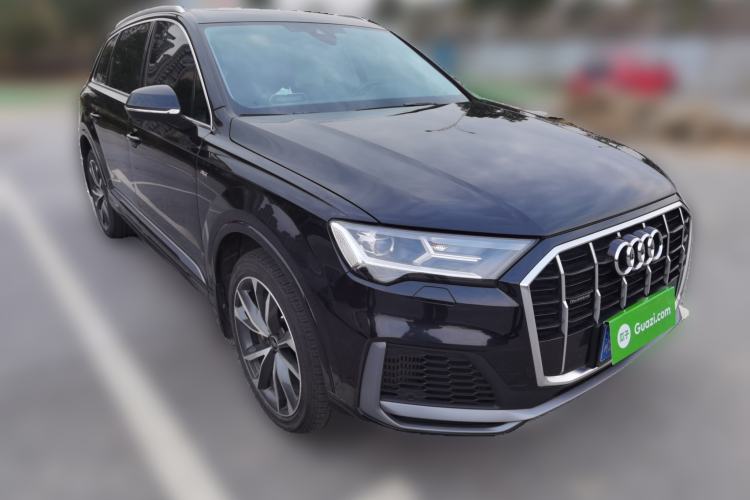 Used Audi Q7 2022 55 TFSI quattro S line Sport model
