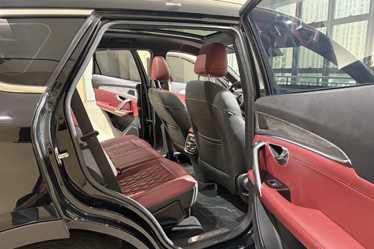 Used Jetour X70 PLUS 2023 1.5T DCT Brave PLUS 5-Seater
