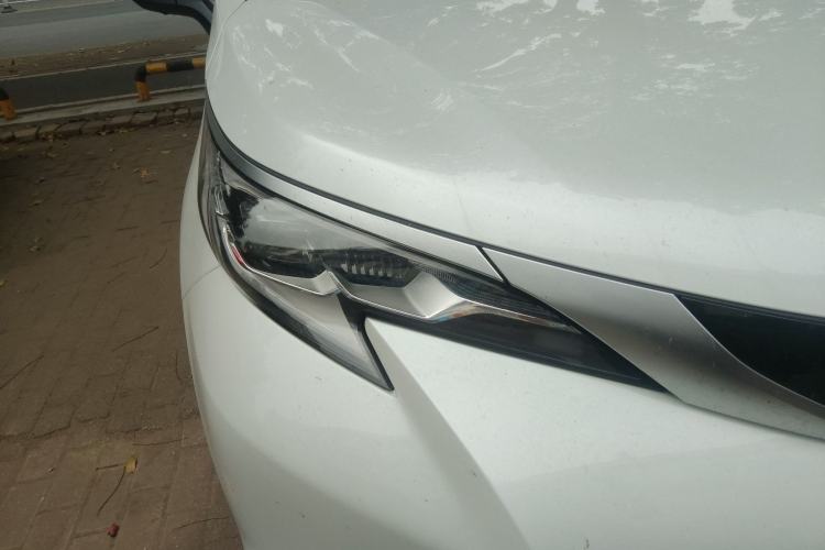 Used Toyota Sienna 2026 Model 2.5L Dual-Engine Four-Wheel-Drive Premium Edition