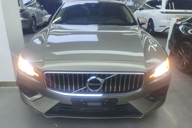 Used Volvo S60 2020 T4 Zhiyi Luxury Edition