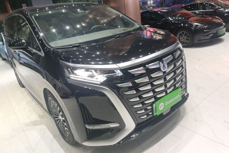 Used Denza D9 2022 DM-i 970 Four-Wheel Drive Prestige Model
