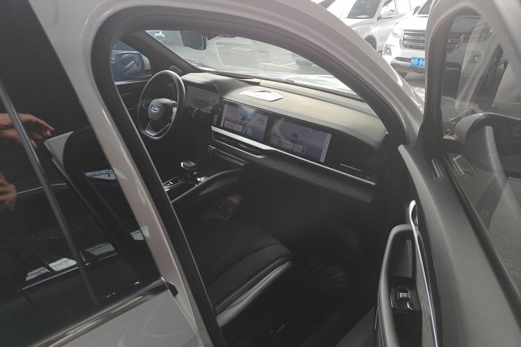 Used Geely Auto Monjaro L 2024 2.0TD High-Power Automatic Two-Wheel Drive Skyline Edition
