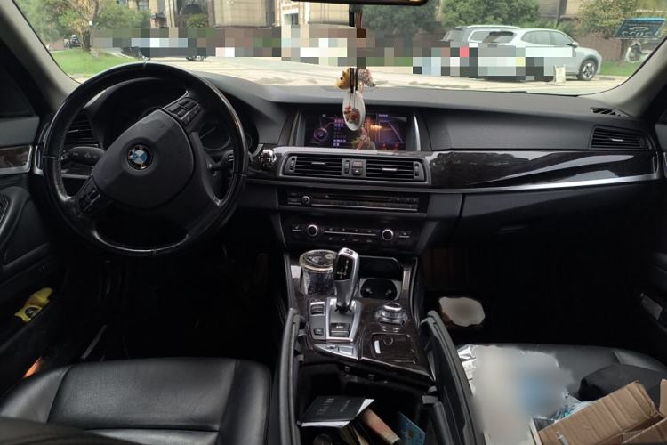 Used BMW 5 Series 2014 525Li Leading Model
