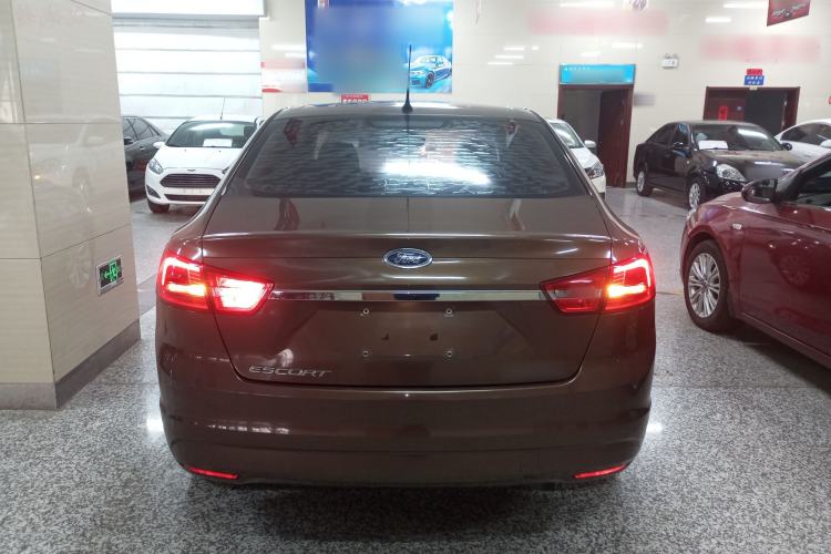 Used Ford Escort 2015 1.5L Manual Fashion Edition
