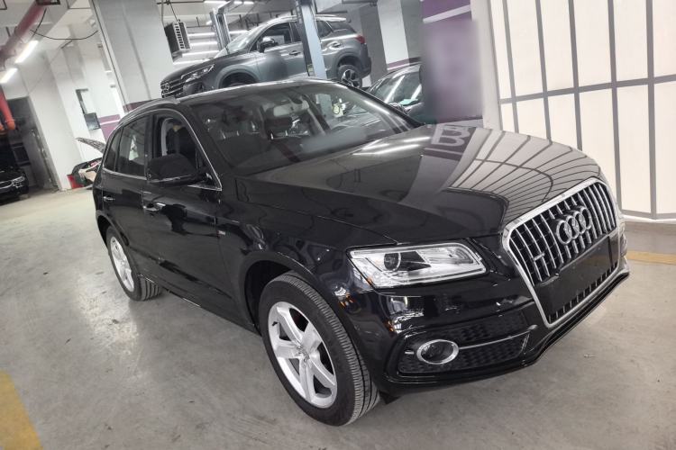 Used Audi Q5 2018 Collector's Edition 40 TFSI Ambition Model
