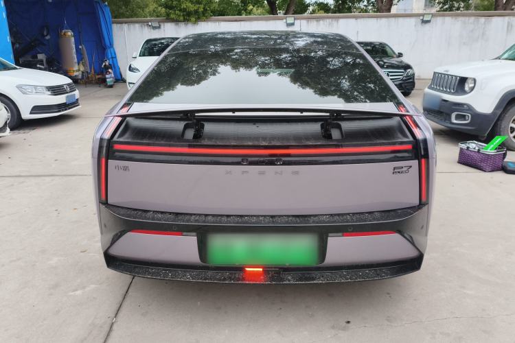 Used XPeng P7 2025 Model—750 All-Wheel-Drive High-Performance Ultra
