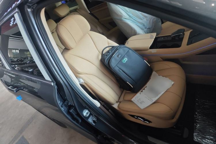 Used Hima AITO M7 2024 1.5T Rear-Drive Plus Version 5 Seats
