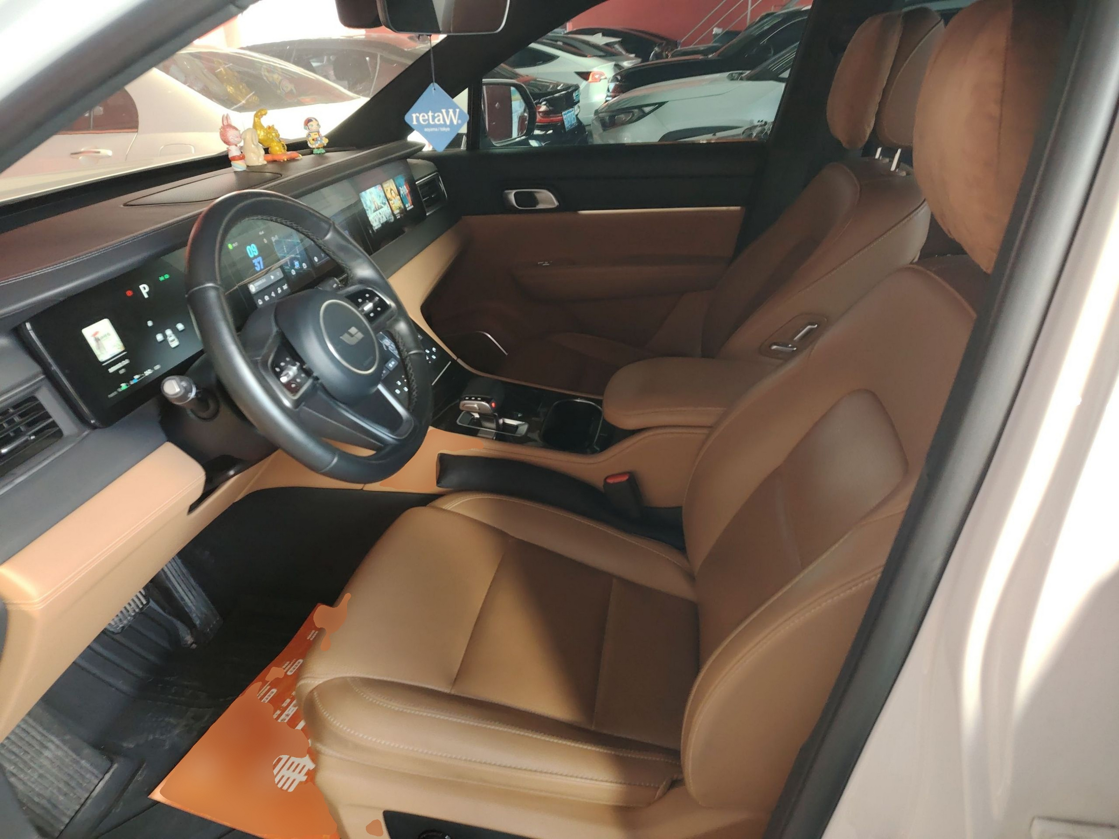 Переднее сиденье в автомобиле